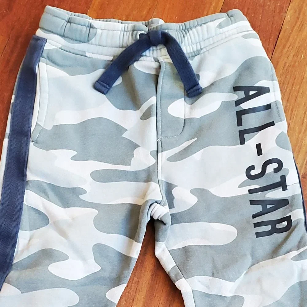 OshKosh B'gosh Camouflage Sweat Pants Size 4